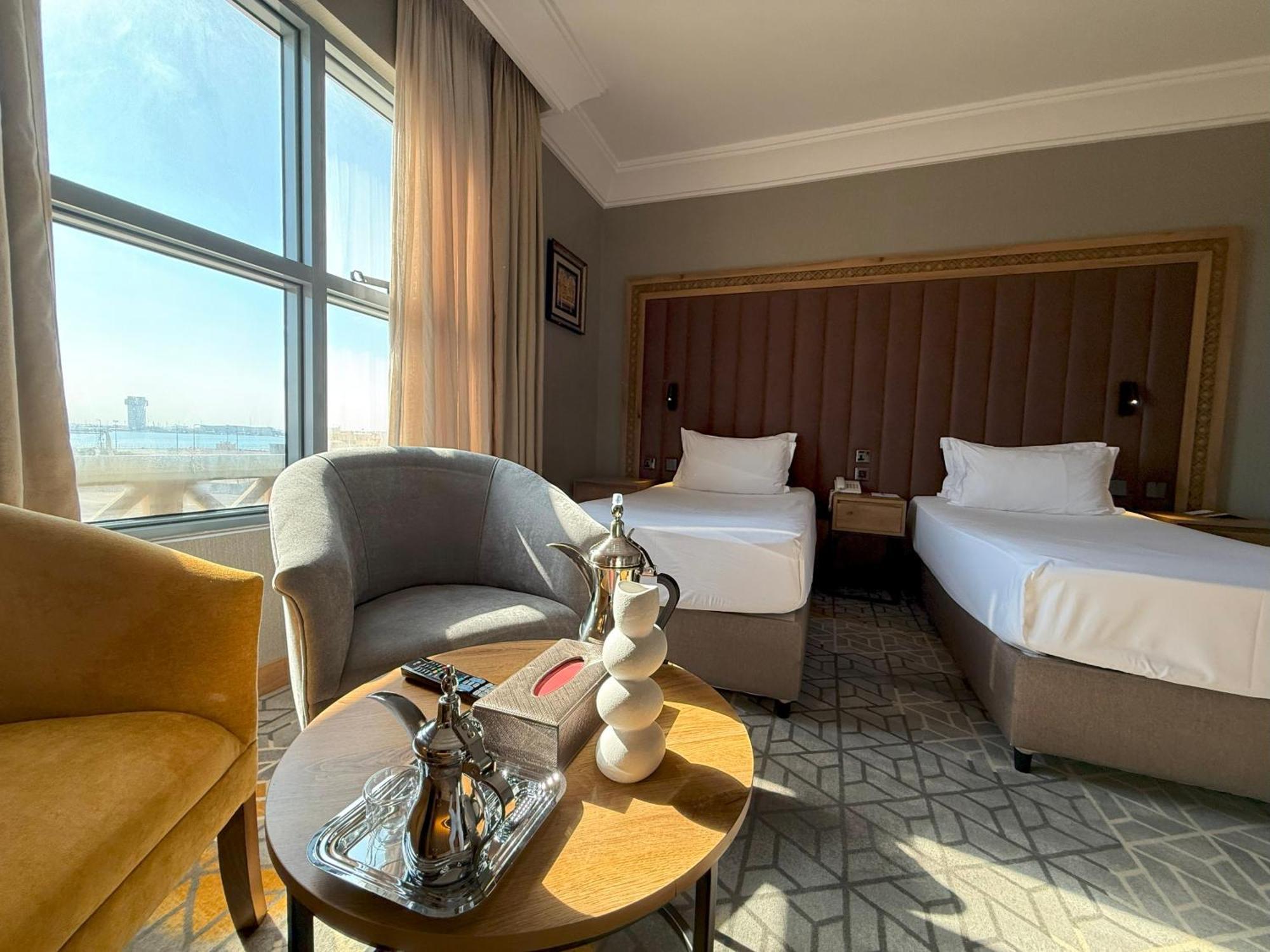 Crown Town Hotel 4*